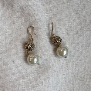Elegant Gold and White Pearl Drop Earrings